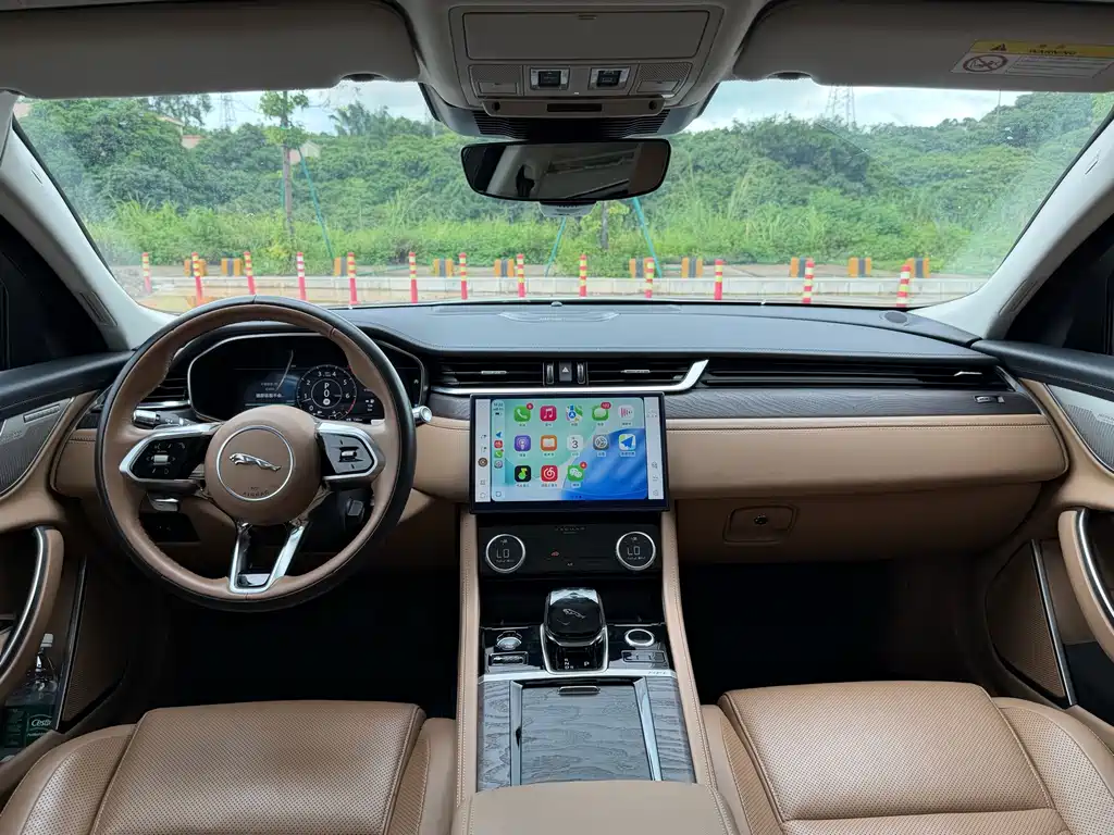 Jaguar XFL — миниатюра 7