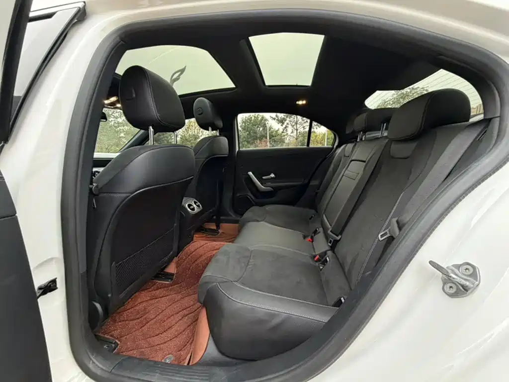 Mercedes-Benz A-Class — миниатюра 10