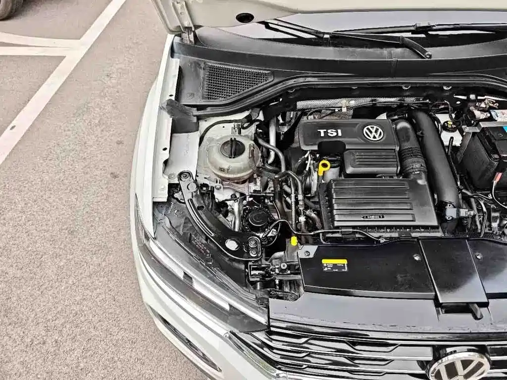Volkswagen T-Roc — миниатюра 10