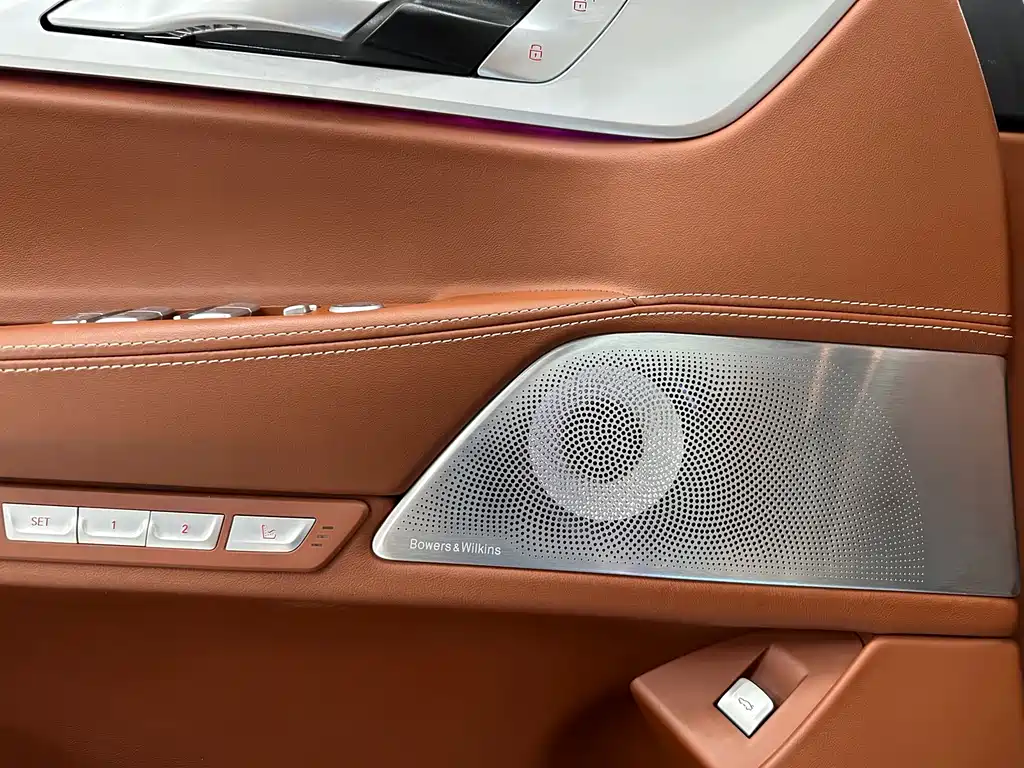 BMW 7 Series — миниатюра 25