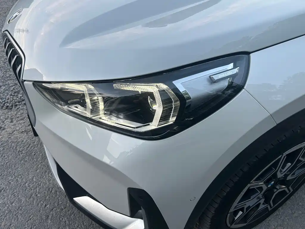 BMW iX1 — миниатюра 5