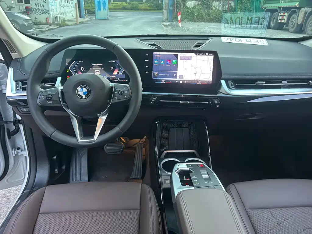 BMW iX1 — миниатюра 13