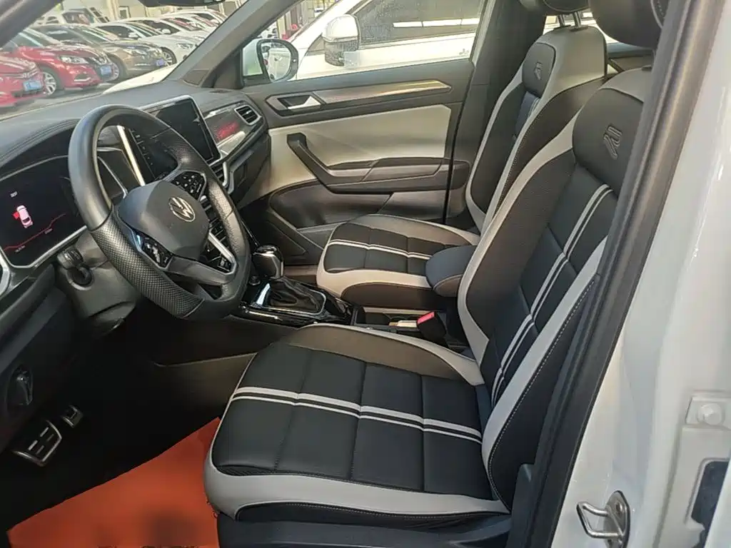 Volkswagen T-Roc — миниатюра 14