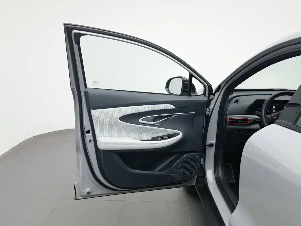 Changan UNI-T — миниатюра 8
