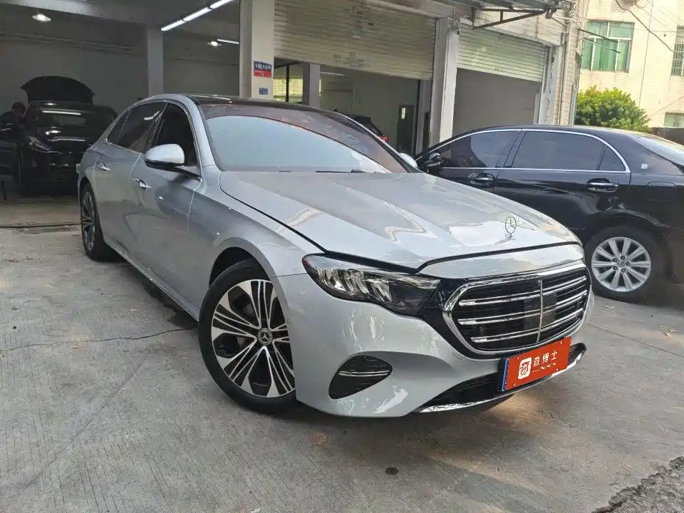 Mercedes-Benz E-Class — миниатюра 5