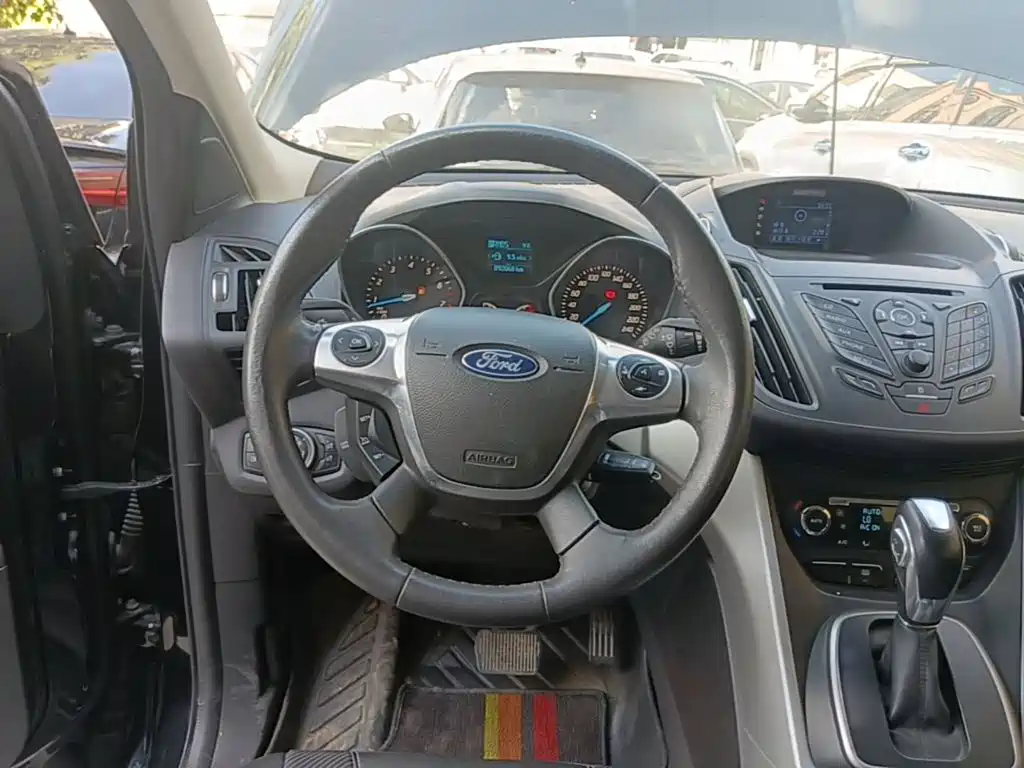 Ford Kuga — миниатюра 11