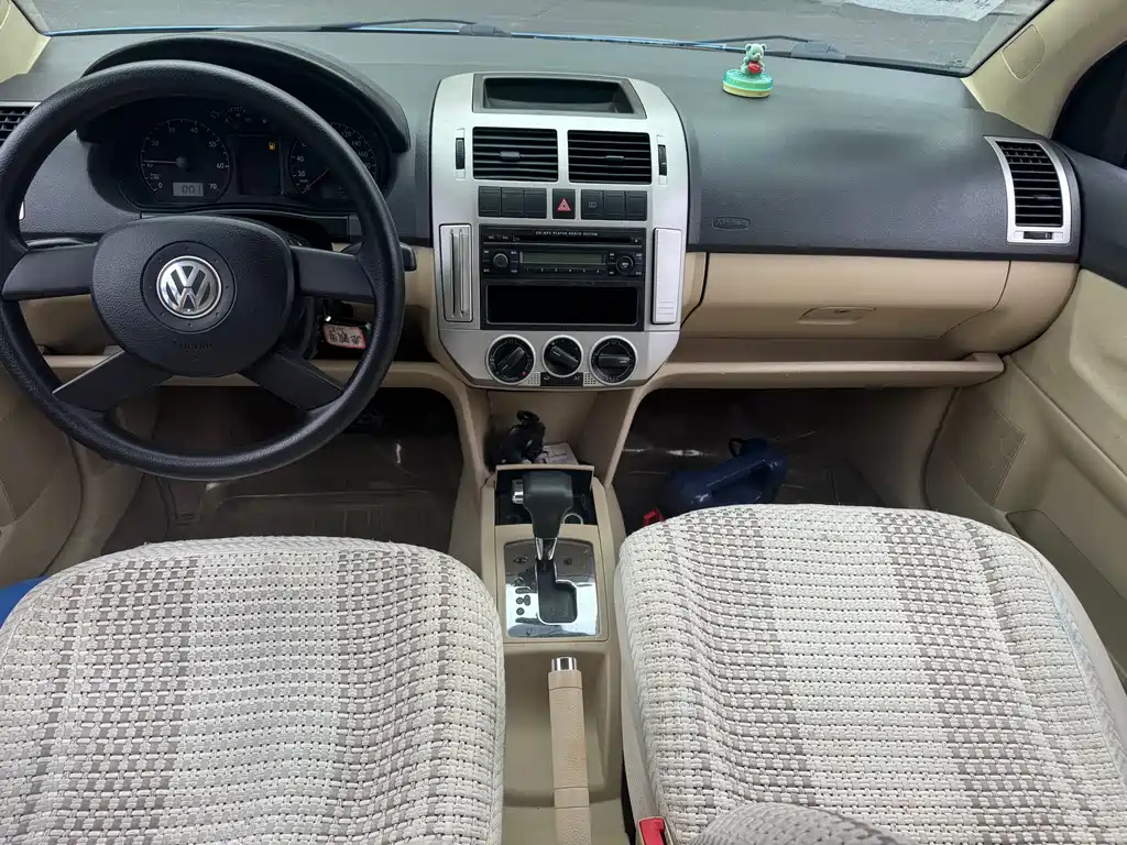 Volkswagen Polo 2007 1.6L AT