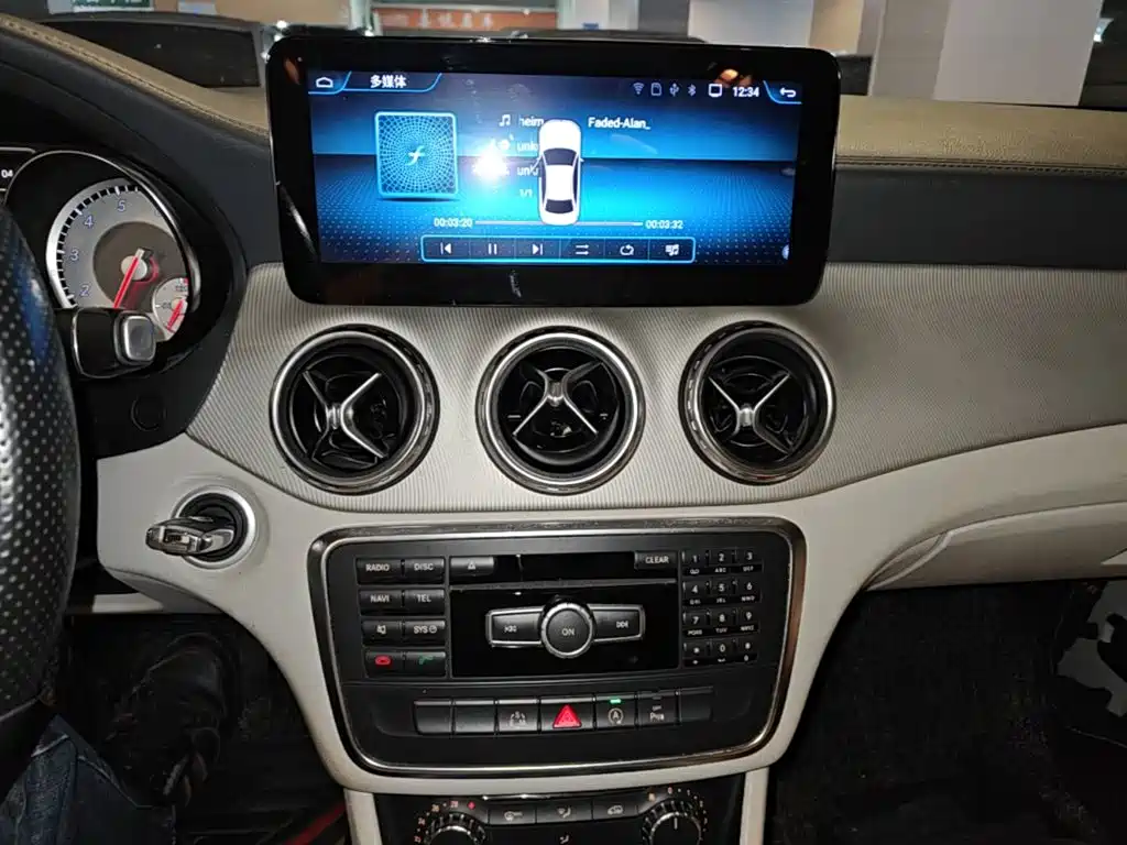 Mercedes-Benz GLA — миниатюра 13
