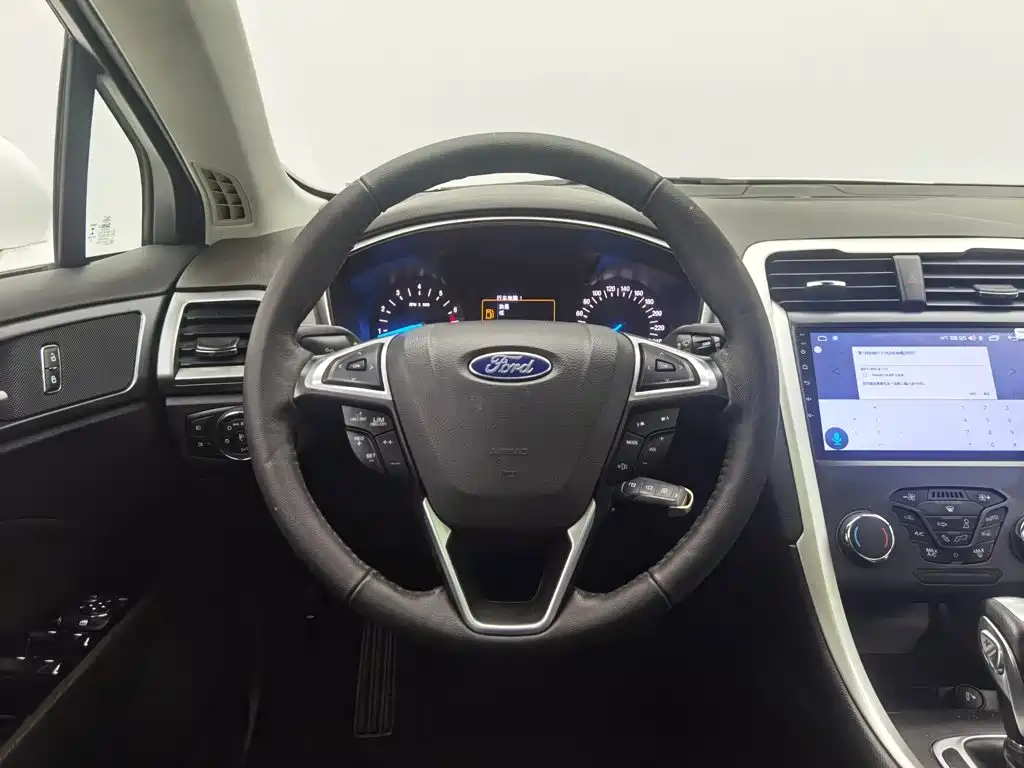 Ford Mondeo — миниатюра 11
