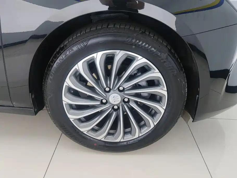 Buick LaCrosse 2023 28T