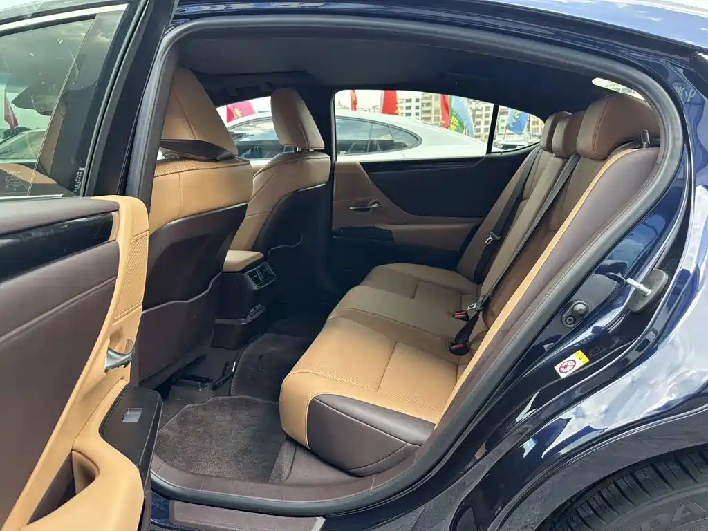 Lexus ES — миниатюра 4