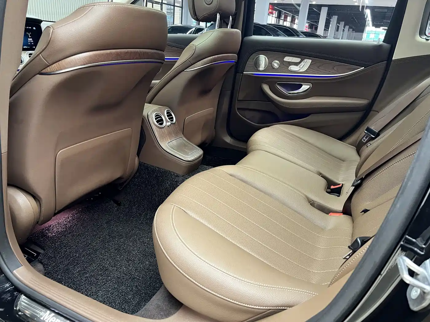 Mercedes-Benz E-Class id 4628972 из Китая 10