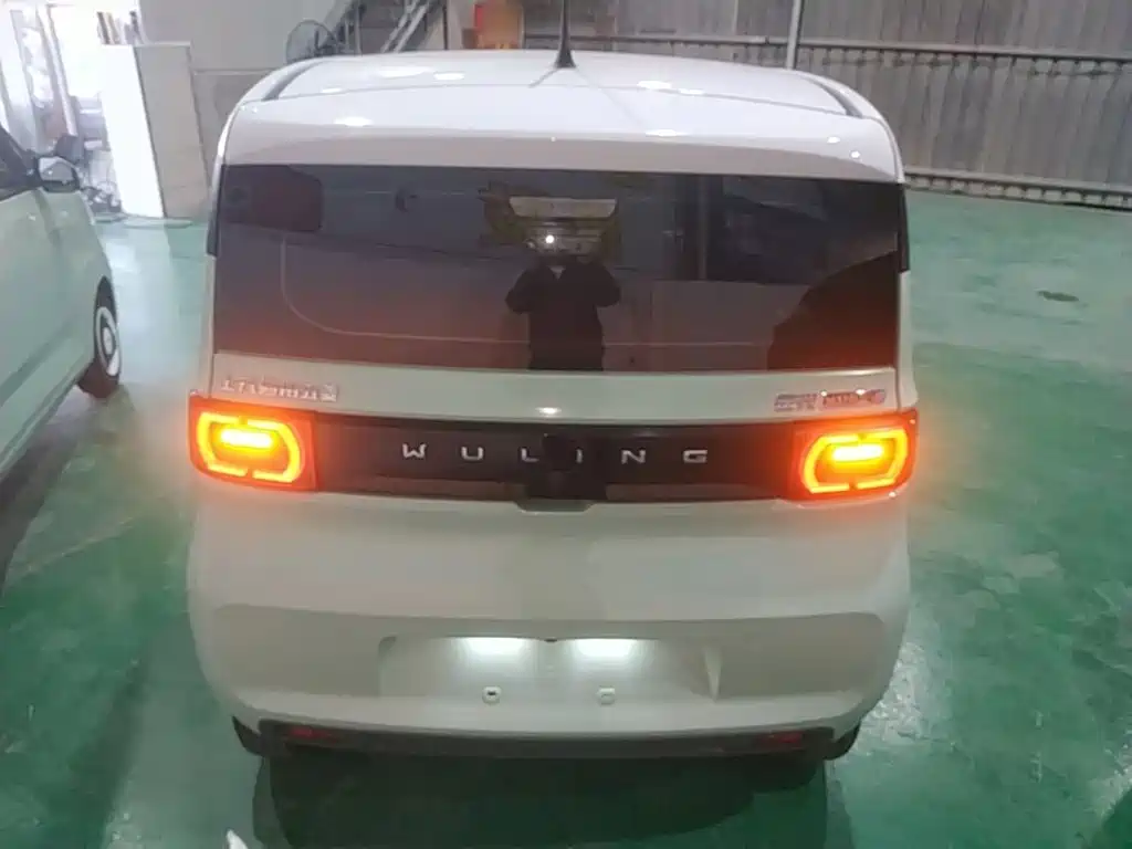 Wuling MINIEV — миниатюра 6