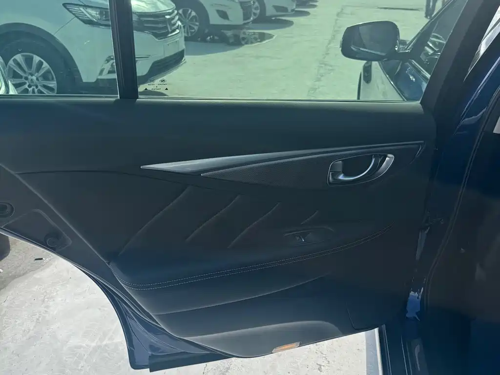 Infiniti Q50L — миниатюра 7