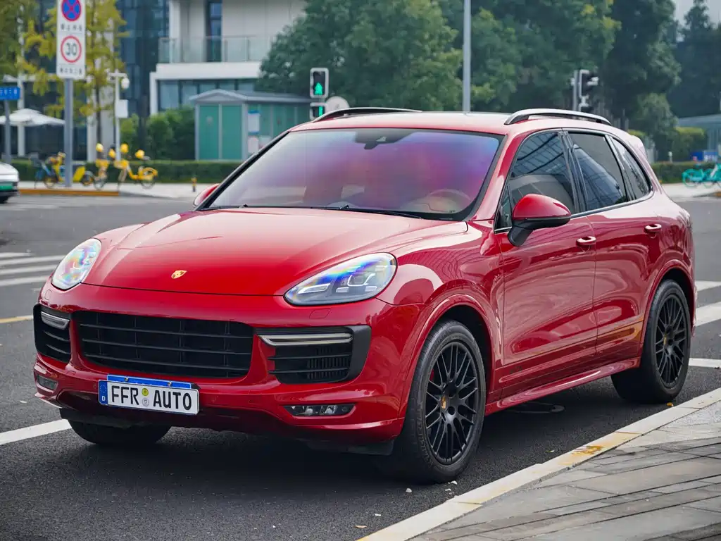 PORSCHE CAYENNE