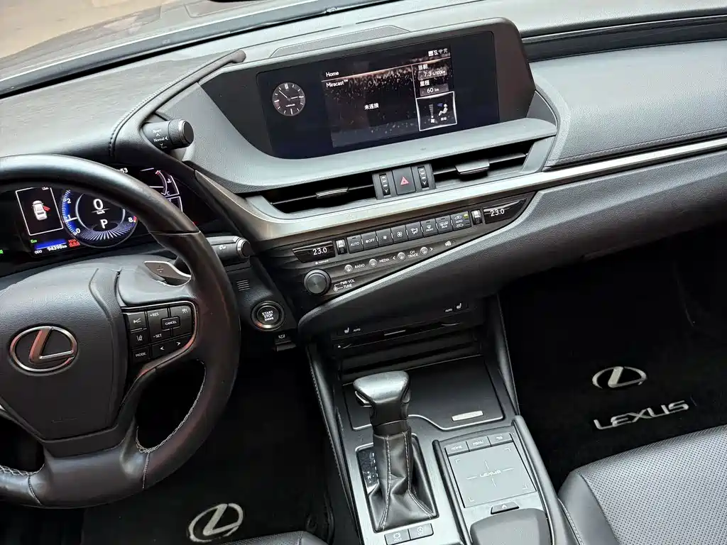 Lexus ES — миниатюра 8