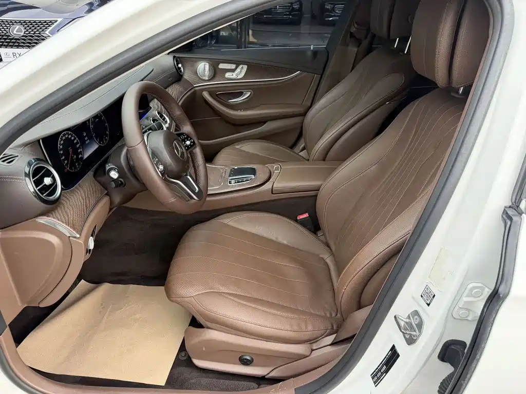 Mercedes-Benz E-Class — миниатюра 6