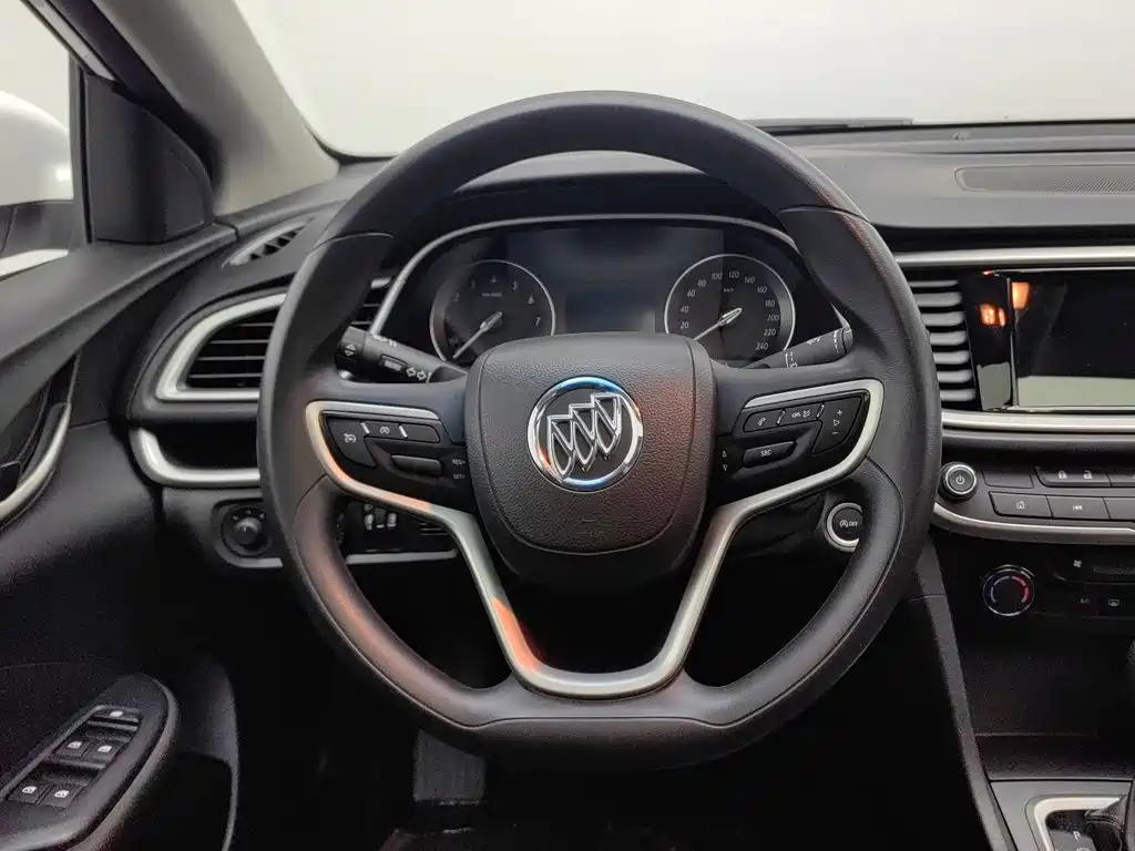 Buick Excelle — миниатюра 11