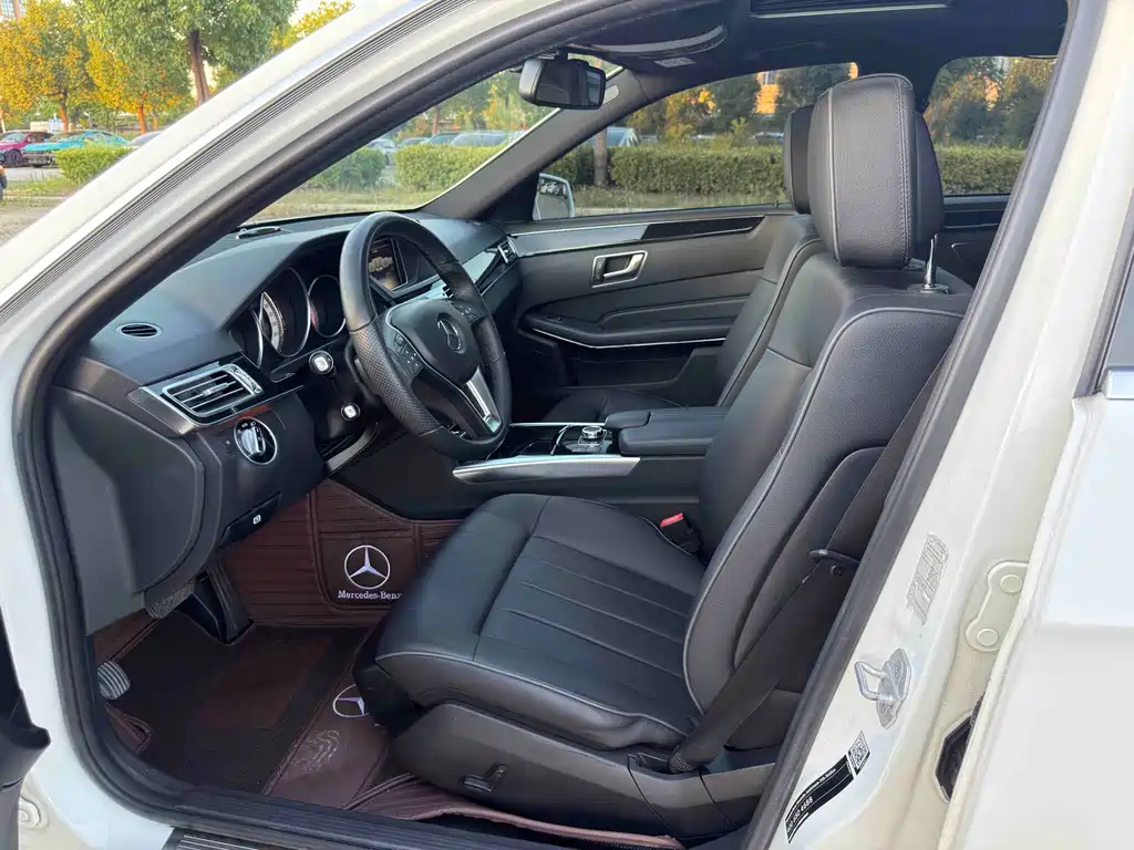 Mercedes-Benz E-Class — миниатюра 7