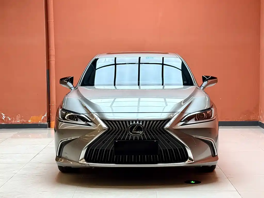 Lexus ES — миниатюра 2