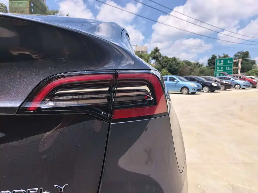 Tesla Model Y 2021 3D7