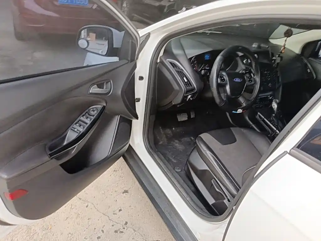Ford Focus — миниатюра 16