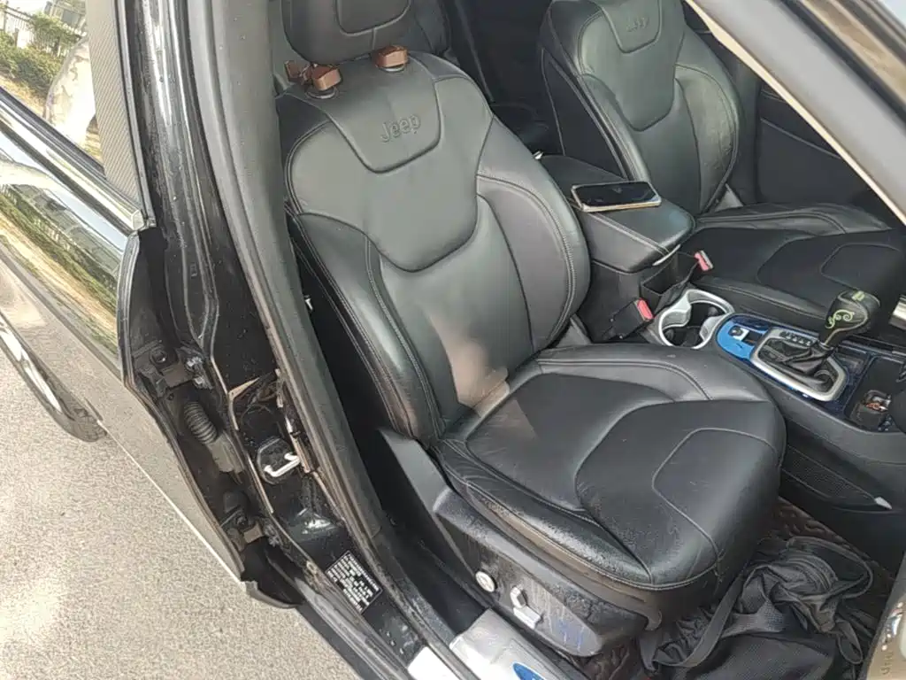 Jeep Cherokee — миниатюра 25