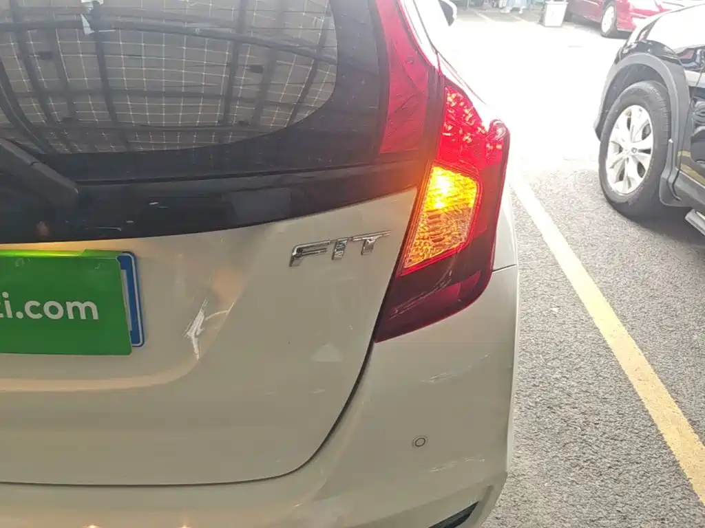 Honda Fit — миниатюра 8