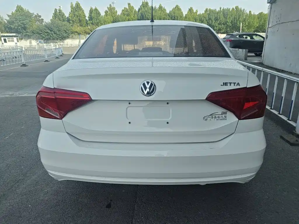 Volkswagen Jetta — миниатюра 6