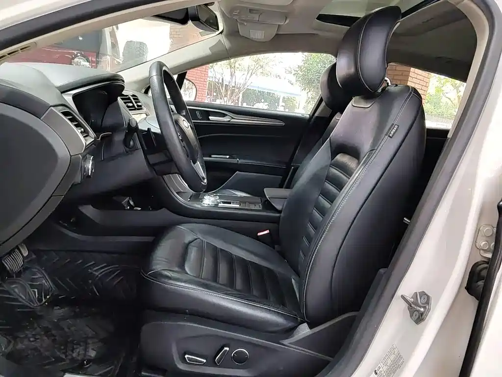 Ford Mondeo — миниатюра 10