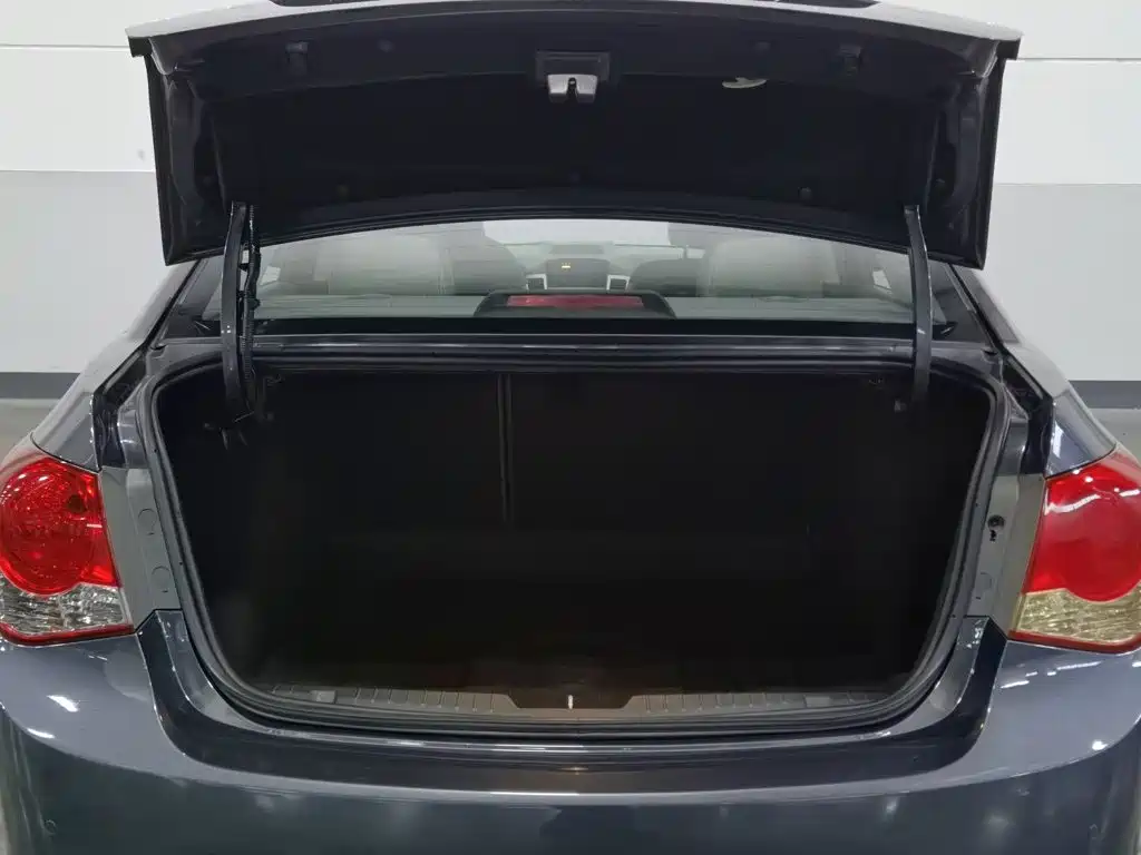 Chevrolet Cruze — миниатюра 16