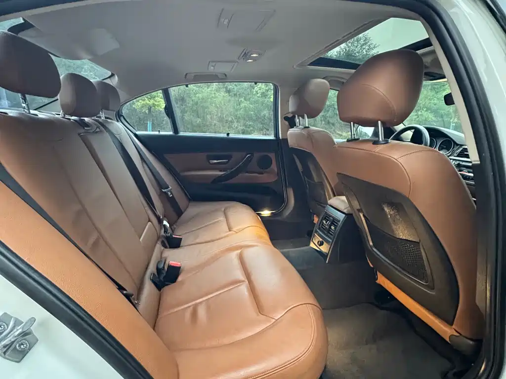 BMW 3 Series — миниатюра 8