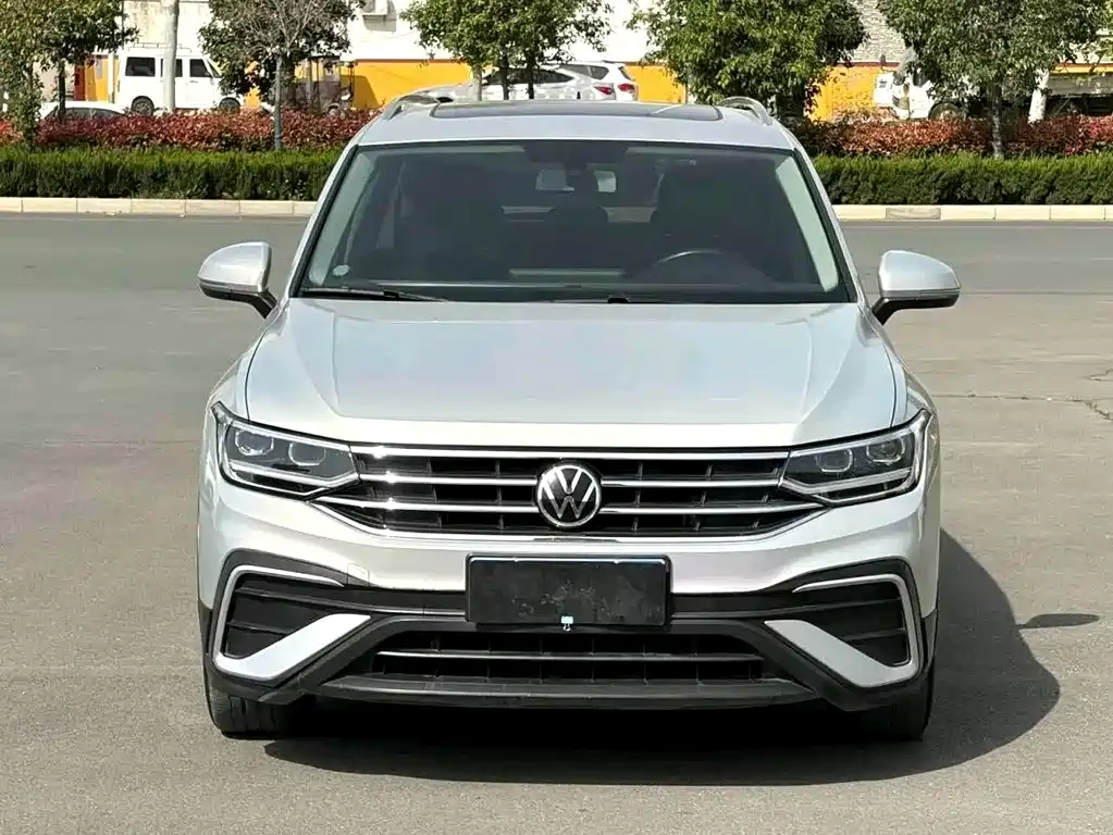 Volkswagen Tiguan L — миниатюра 2