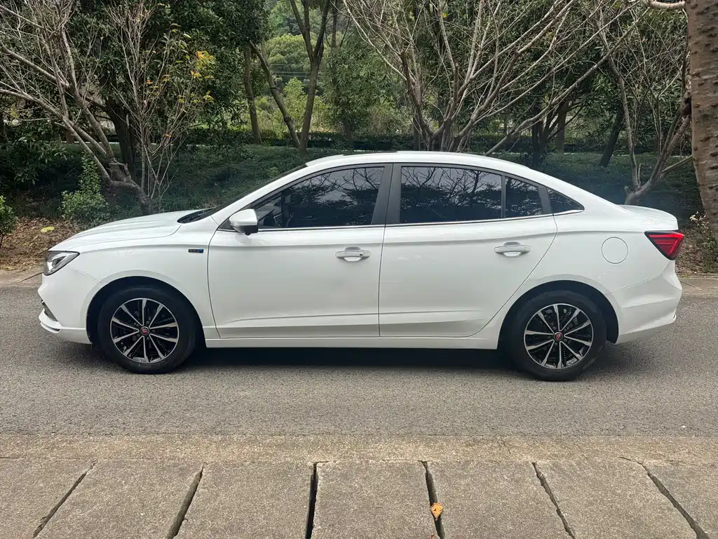 Roewe i5 — миниатюра 9