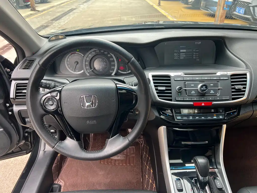 Honda Accord — миниатюра 6