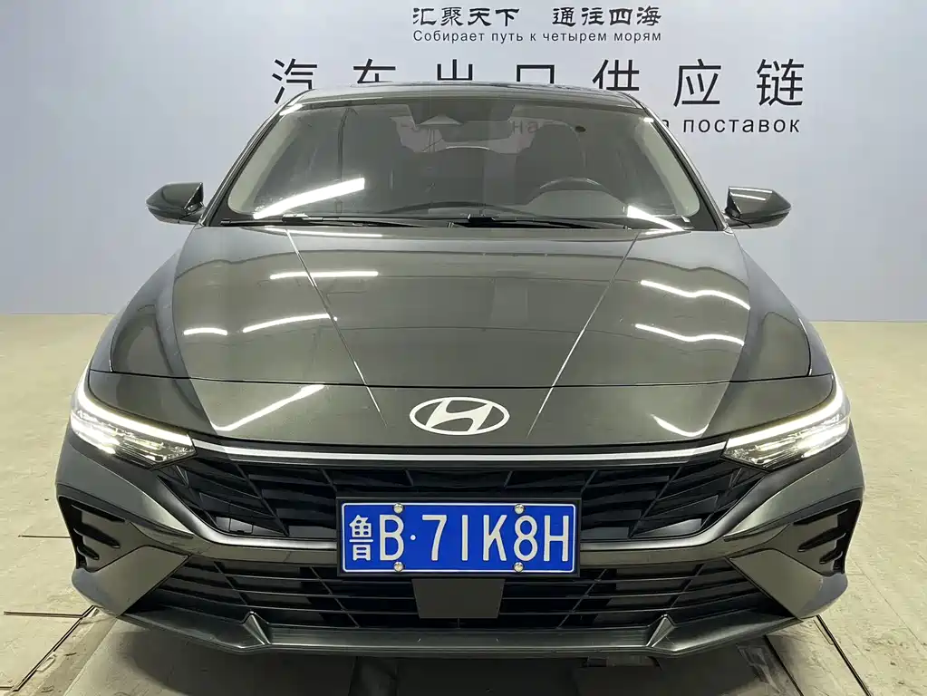 HYUNDAI ELANTRA