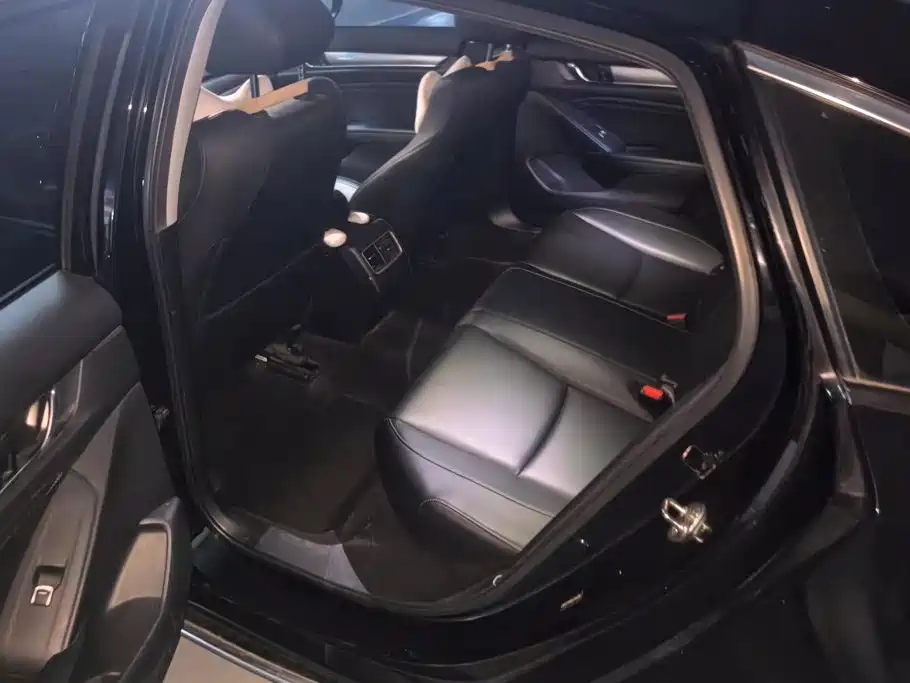 Honda Accord — миниатюра 11