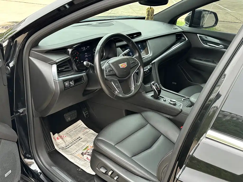 CADILLAC XT5