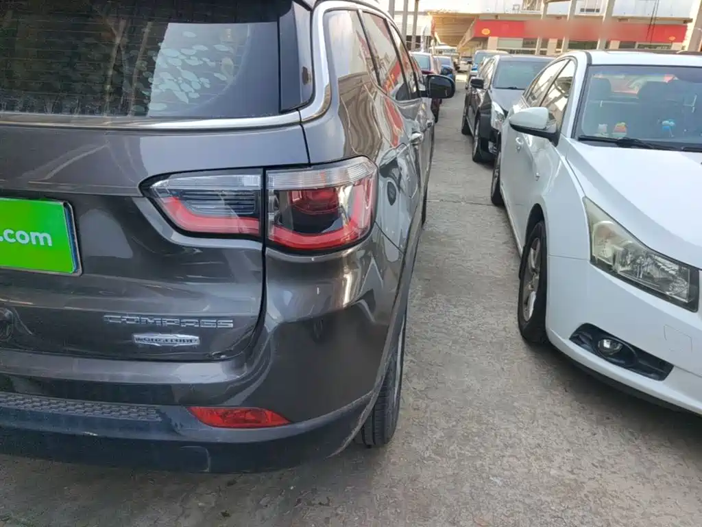 Jeep Compass — миниатюра 8