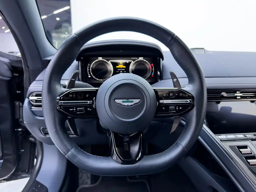 Aston Martin DB12 — миниатюра 21