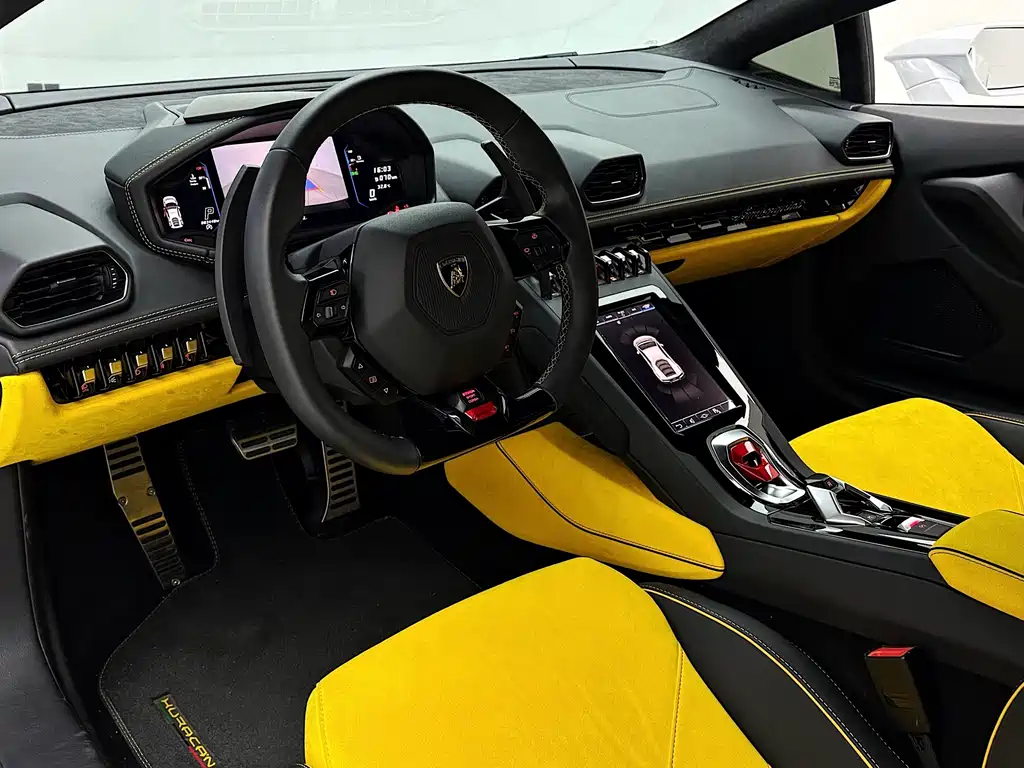 LAMBORGHINI HURACÁN