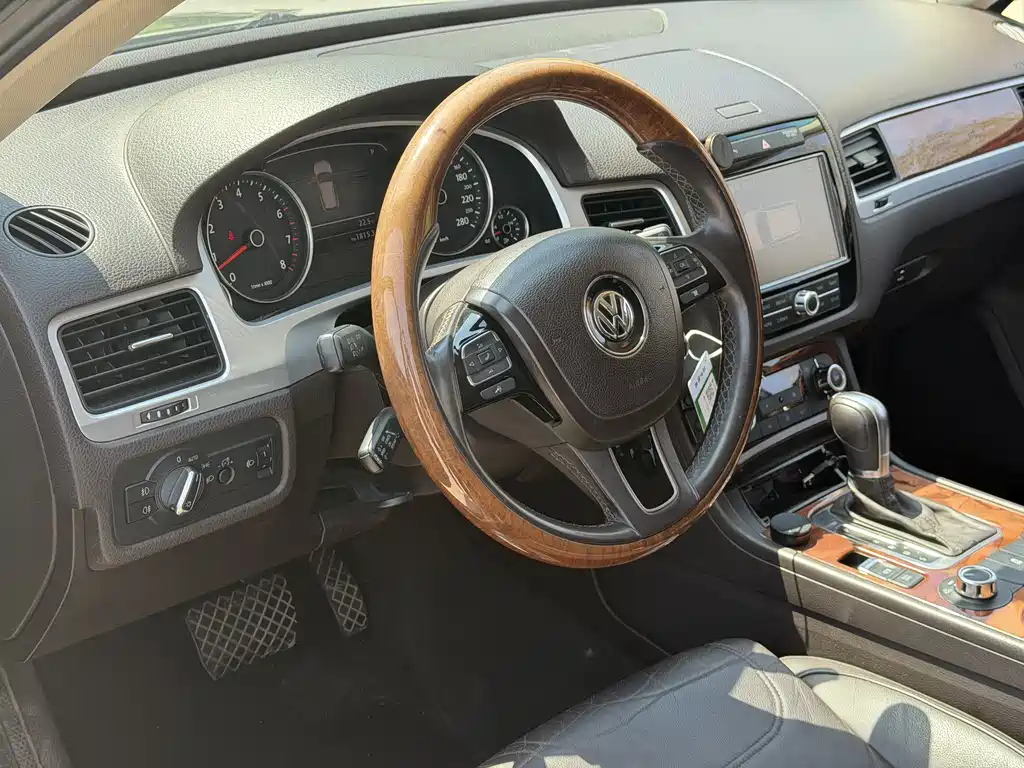 Volkswagen Touareg 2011 3.0TSI