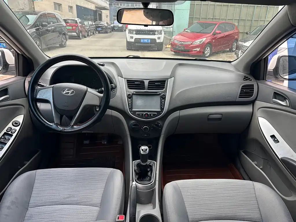 Hyundai Verna — миниатюра 7