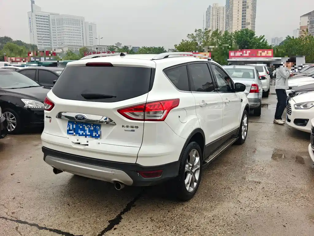 Ford Kuga — миниатюра 13