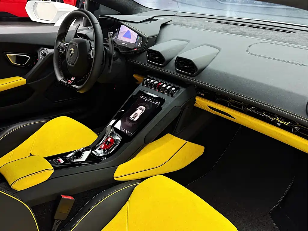 LAMBORGHINI HURACÁN