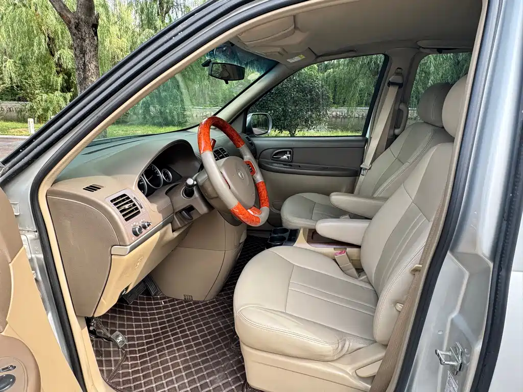 Buick GL8 — миниатюра 7