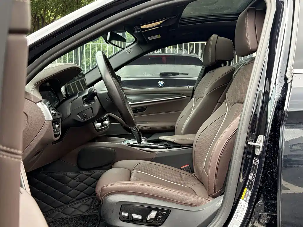 BMW 5 Series New Energy — миниатюра 9