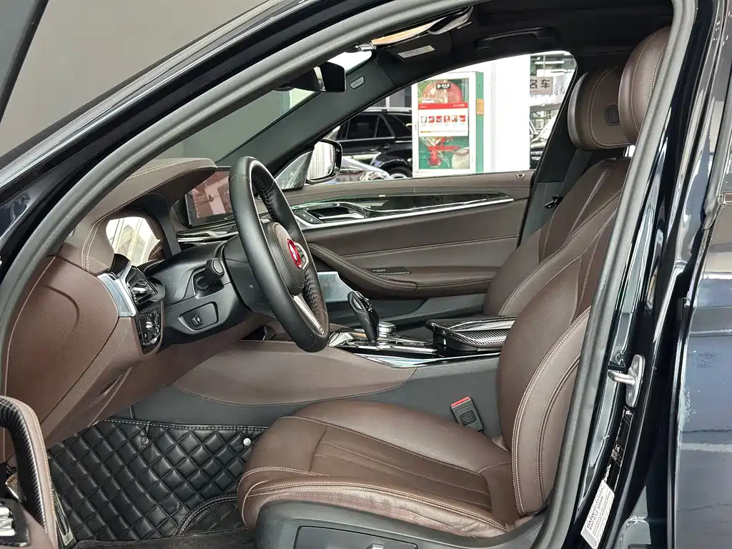BMW 5 Series — миниатюра 8