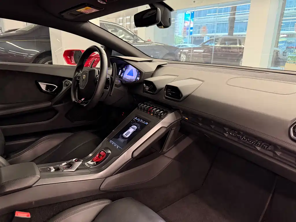 LAMBORGHINI HURACÁN