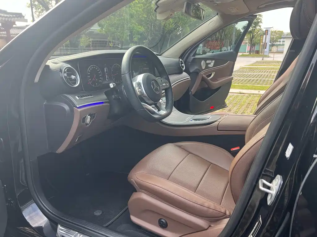 Mercedes-Benz E-Class — миниатюра 21